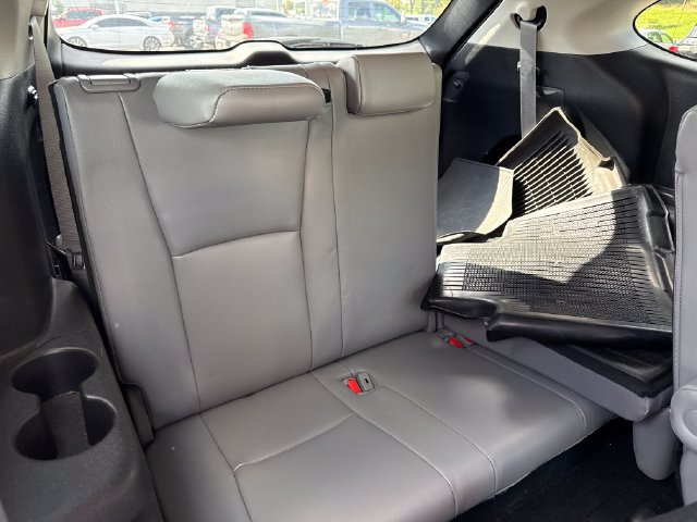 Used 2021 Toyota Highlander XLE AWD/4WD image 16