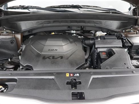 Used 2025 Kia Telluride S FWD image 18