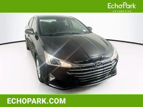 Used 2019 Hyundai Elantra SE w/ Cargo Package FWD image 1