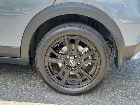 Used 2023 Nissan Kicks SR w/ SR Premium Package FWD image 6