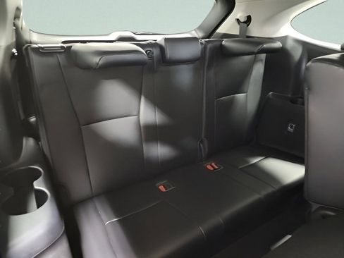 Used 2022 Toyota Highlander XLE image 21