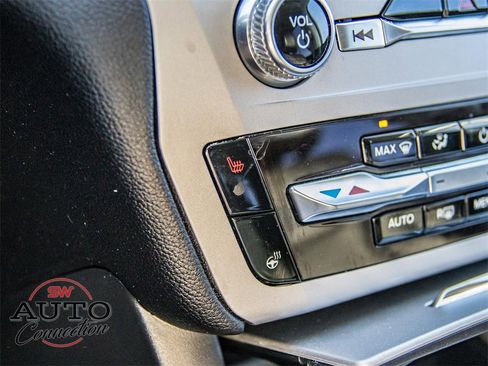 Used 2023 Ford Explorer XLT w/ Equipment Group 202A image 33