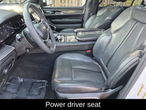 Used 2022 Jeep Wagoneer Series III w/ Premium Group I AWD/4WD image 12