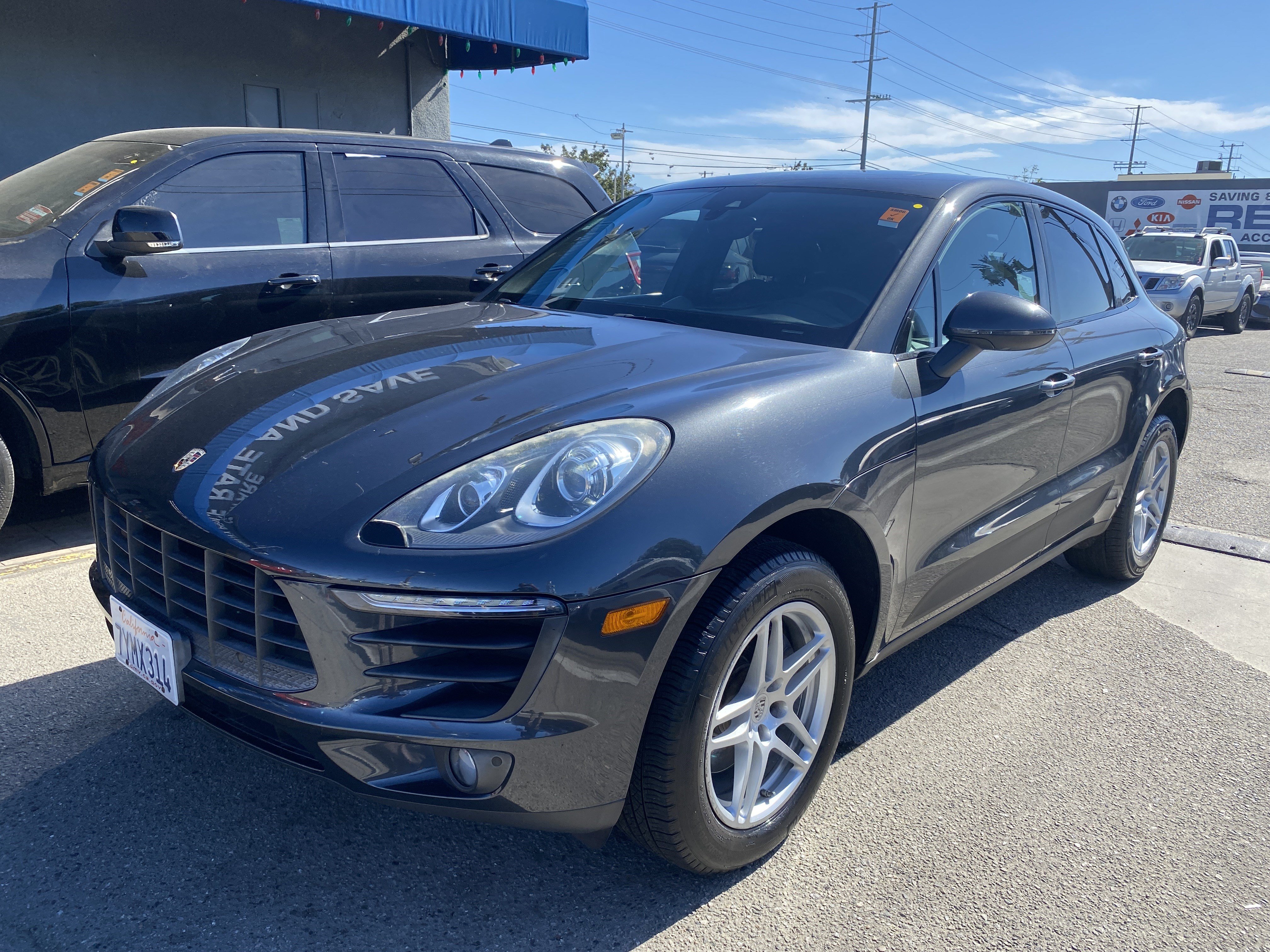 Used 2017 Porsche Macan AWD/4WD image 2