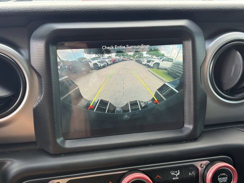 Used 2021 Jeep Wrangler Unlimited Sport AWD/4WD image 22