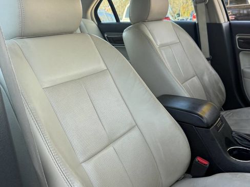 Used 2008 Lincoln MKZ image 25