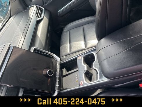 Used 2026 GMC Acadia Elevation w/ Elevation Premium Package FWD image 33