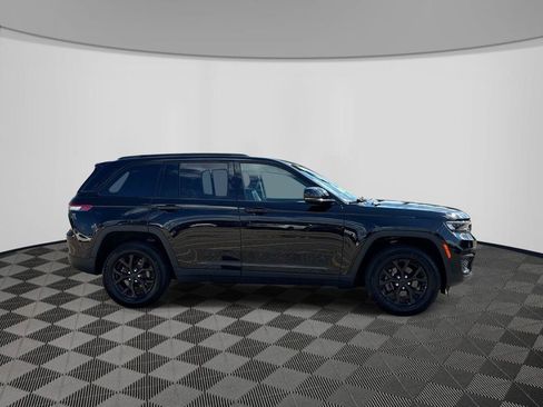 Certified 2024 Jeep Grand Cherokee Altitude AWD/4WD image 8