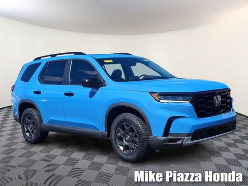 Used 2023 Honda Pilot TrailSport image 1