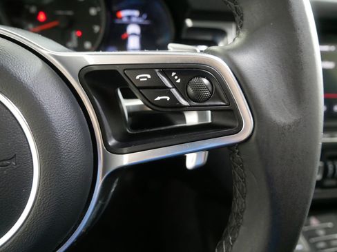 Used 2019 Porsche Macan image 28