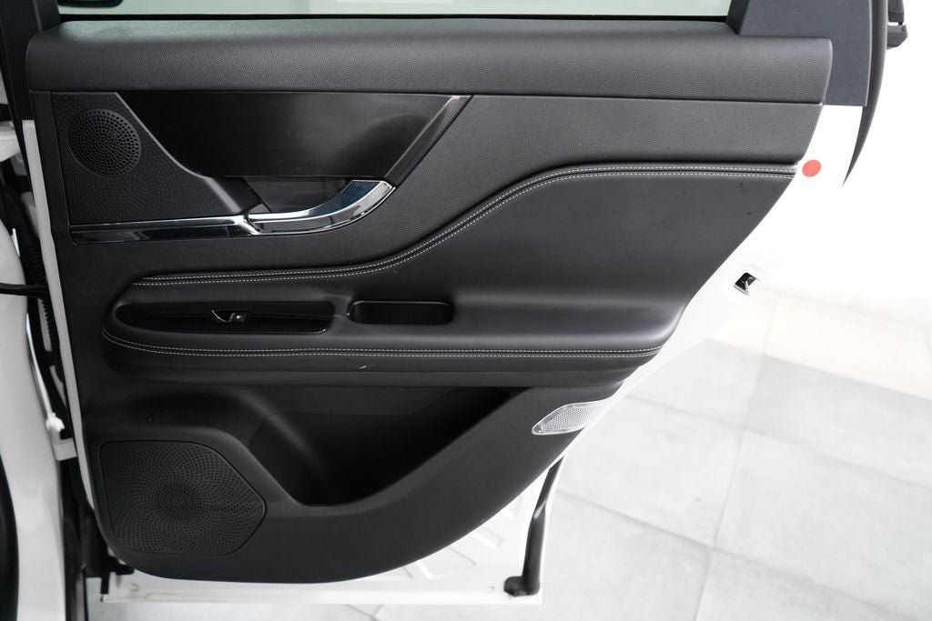 Used 2024 Lincoln Corsair AWD image 16