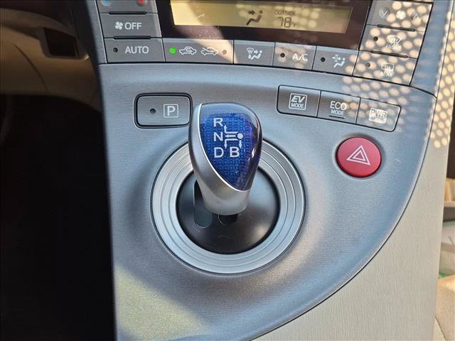 Used 2014 Toyota Prius Three FWD image 10