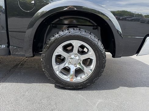 Used 2017 RAM 1500 Laramie w/ Convenience Group AWD/4WD image 10