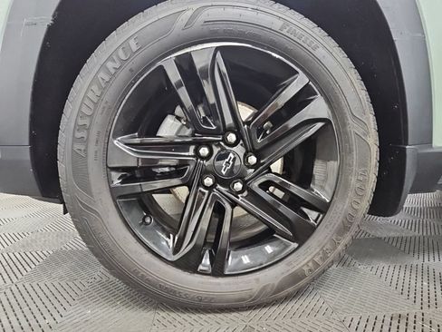 Used 2025 Chevrolet Trax ACTIV w/ Sunroof Package FWD image 43