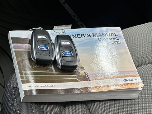Used 2025 Subaru Crosstrek 2.0i Premium image 12