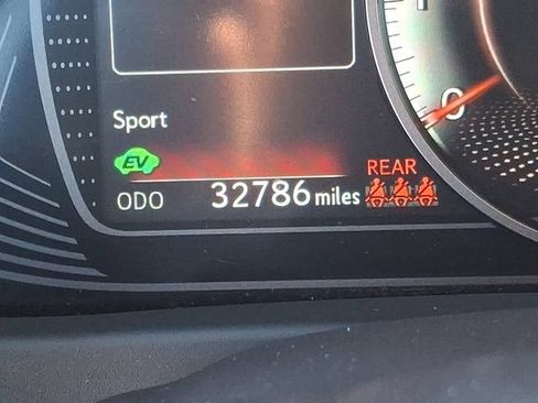 Used 2023 Lexus UX 250h AWD image 19