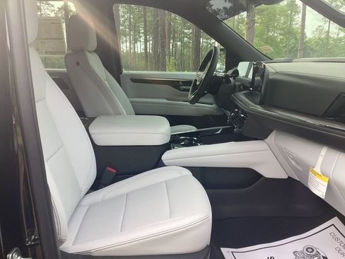 New 2025 Chevrolet Tahoe Premier RWD image 19