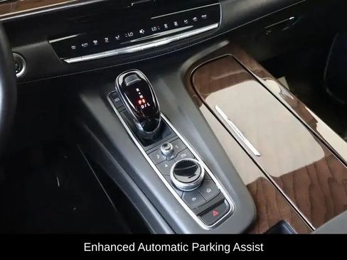 Used 2024 Cadillac Escalade ESV Premium Luxury Platinum AWD/4WD image 28
