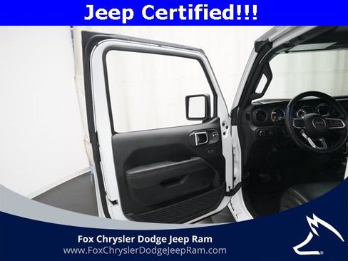 Used 2023 Jeep Wrangler Altitude image 27