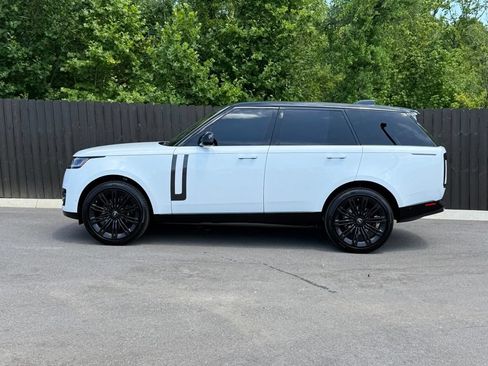 Certified 2025 Land Rover Range Rover SE AWD/4WD image 2