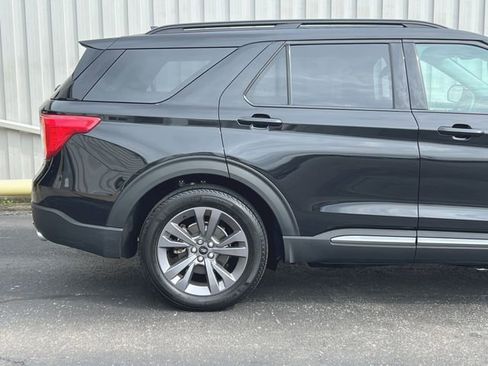 Used 2023 Ford Explorer XLT w/ Equipment Group 202A image 17