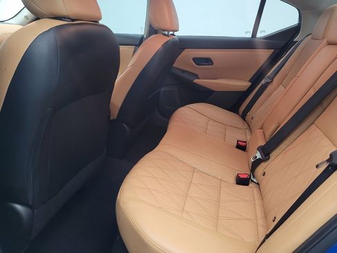 Used 2025 Nissan Sentra SV w/ SV Premium Package image 18