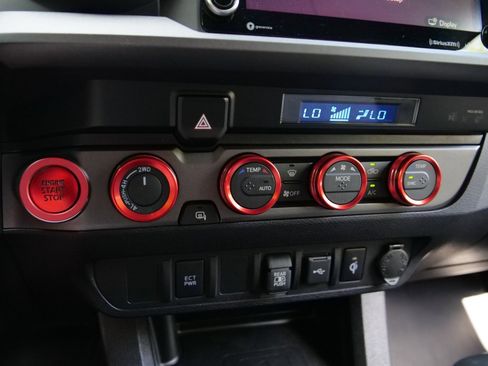 Used 2023 Toyota Tacoma TRD Sport AWD/4WD image 14
