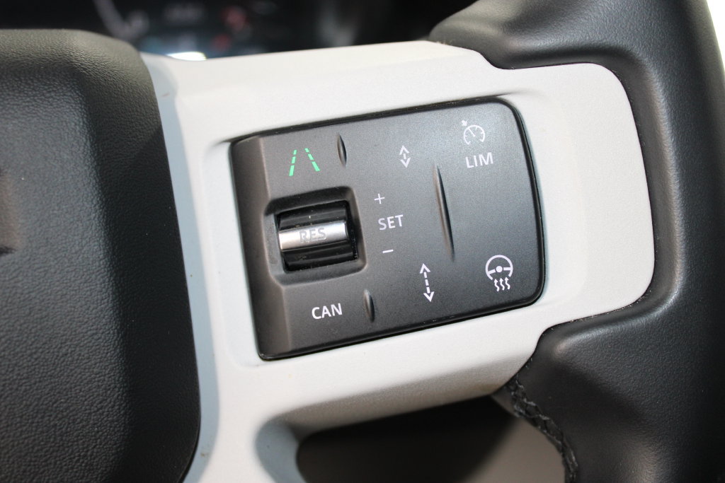 Used 2025 Land Rover Defender 110 S AWD/4WD image 33