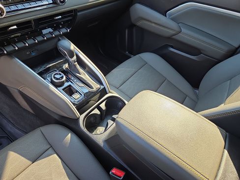 Used 2023 Chevrolet Colorado ZR2 w/ ZR2 Convenience Package III image 25