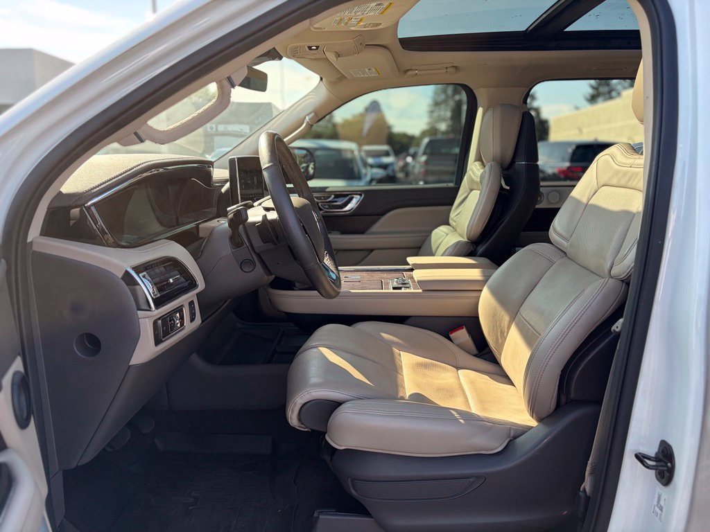 Used 2023 Lincoln Navigator Reserve AWD/4WD image 28