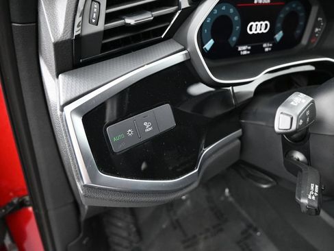Certified 2025 Audi Q3 2.0T Premium AWD/4WD image 7