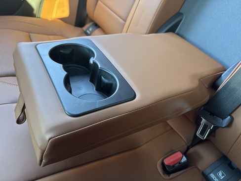 Used 2026 Jaguar F-PACE R-Dynamic S image 19