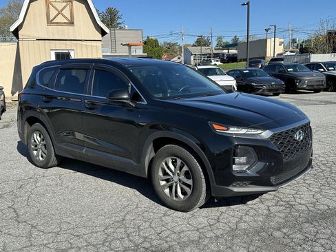 Used 2019 Hyundai Santa Fe SE image 2
