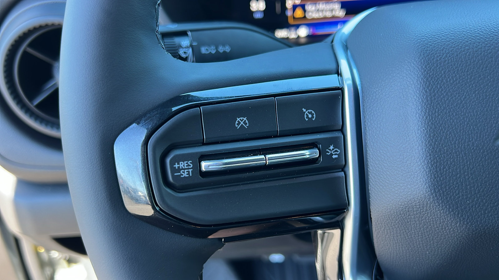 New 2026 Chevrolet Colorado Trail Boss w/ Midnight Edition AWD/4WD image 23