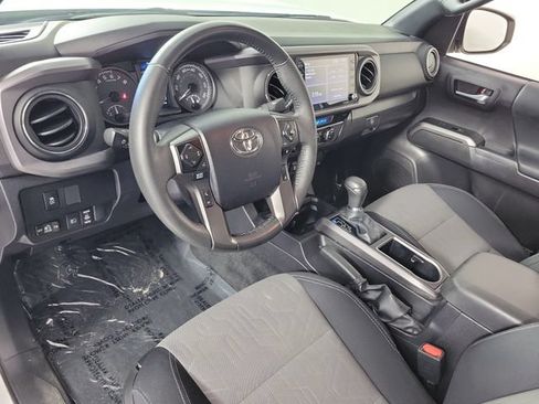Used 2023 Toyota Tacoma TRD Off-Road w/ Technology Package RWD image 18
