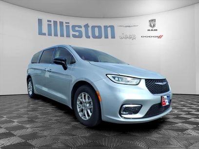 Used 2024 Chrysler Pacifica Touring-L
