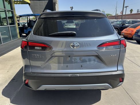 Used 2023 Toyota Corolla Cross XLE image 13