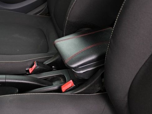 Used 2016 smart fortwo passion image 4