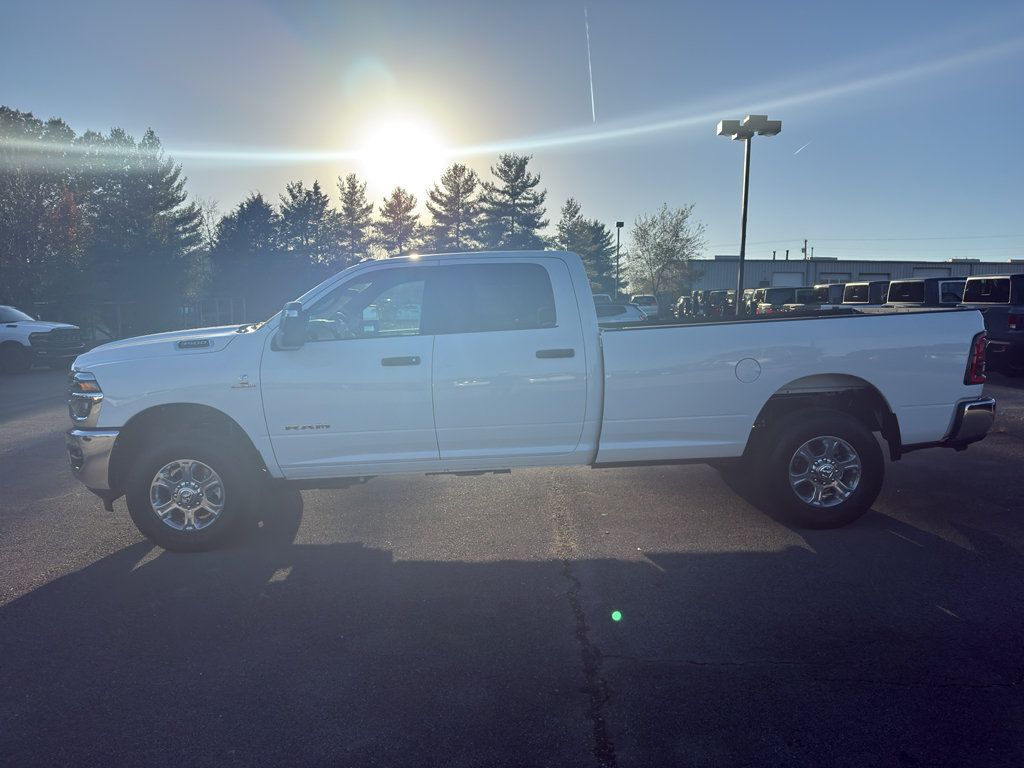 New 2026 RAM 3500 Big Horn AWD/4WD image 8