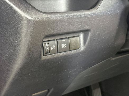 Used 2019 Toyota RAV4 LE FWD image 14