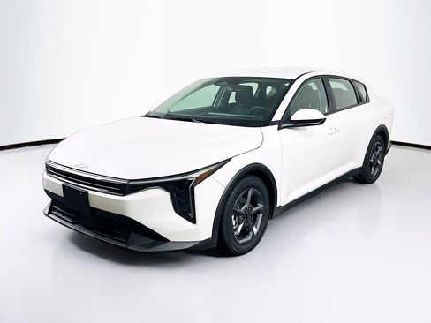 Used 2025 Kia K4 FWD image 3