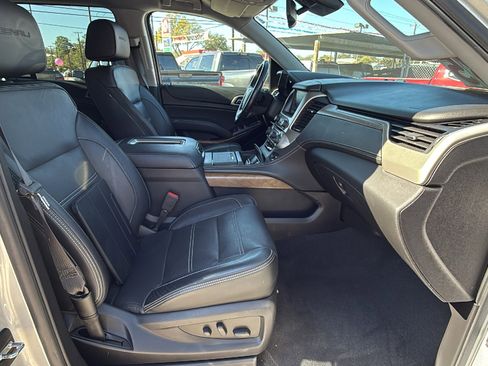 Used 2020 GMC Yukon Denali image 34