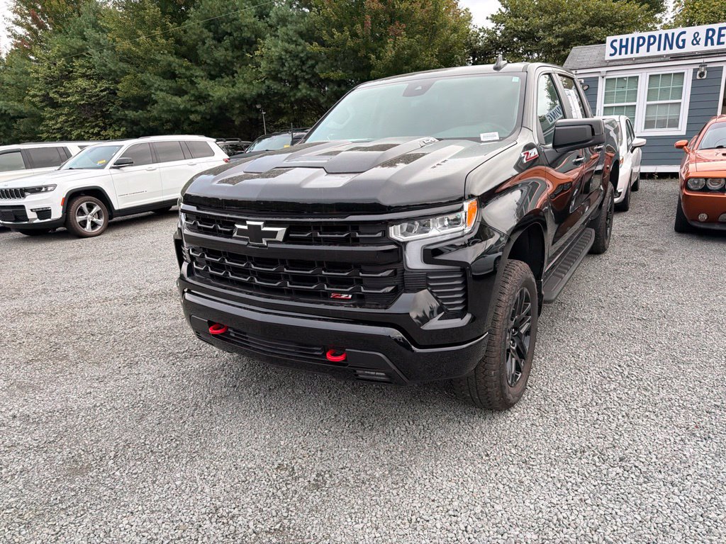 Used 2025 Chevrolet Silverado 1500 LT Trail Boss w/ Convenience Package II AWD/4WD image 3