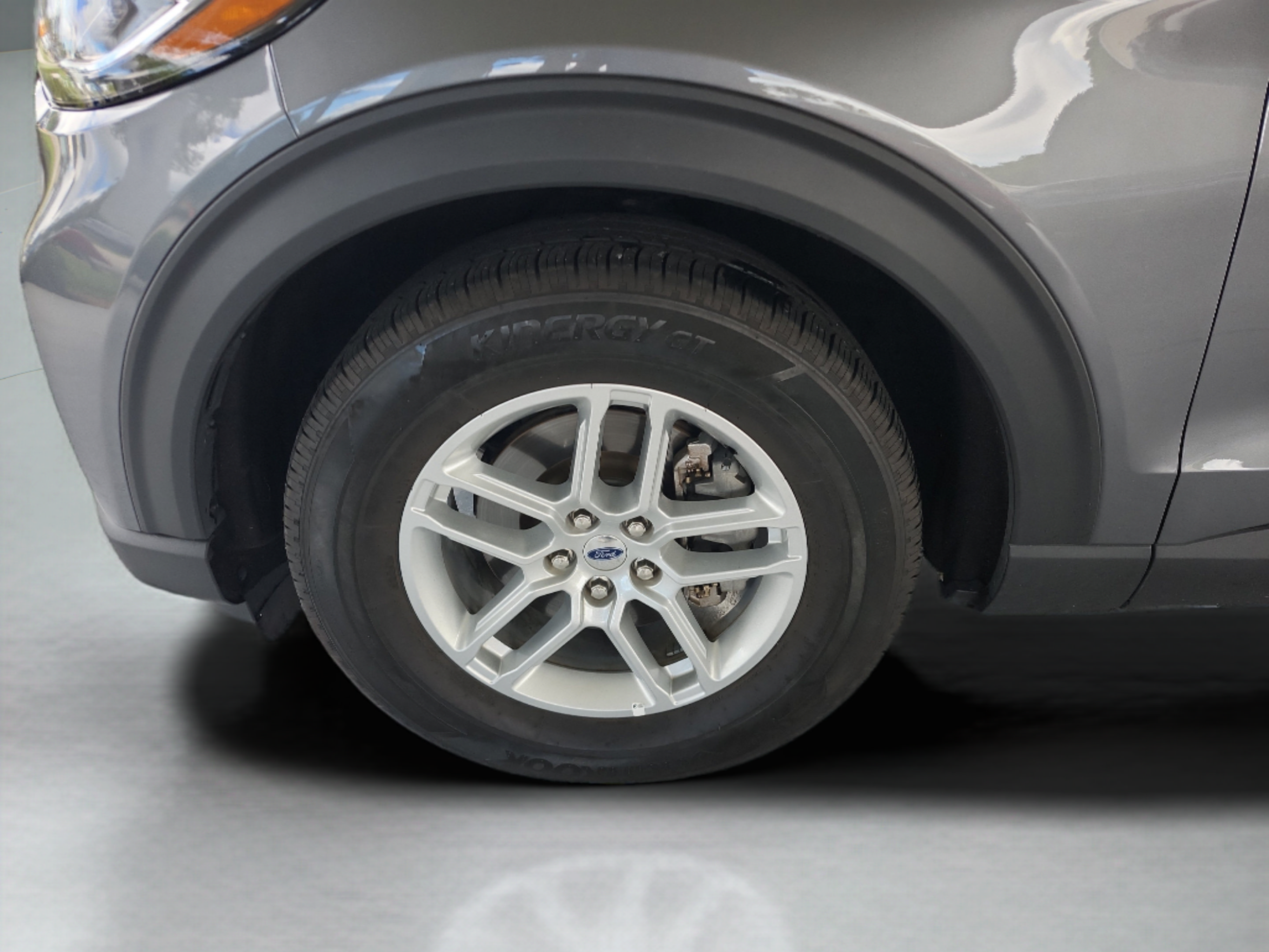 Used 2025 Ford Explorer Active RWD image 9