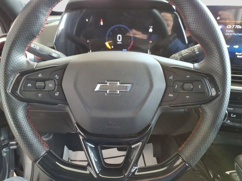 Used 2024 Chevrolet Trax RS w/ Driver Confidence Package FWD image 20