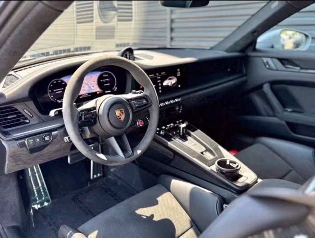 Used 2025 Porsche 911 Carrera 4 GTS AWD/4WD image 19