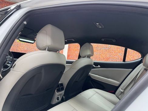 Used 2023 Genesis G70 2.0T image 23