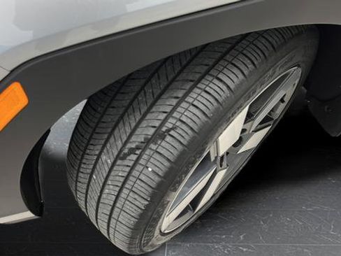 Used 2024 Hyundai Santa Fe Limited image 31