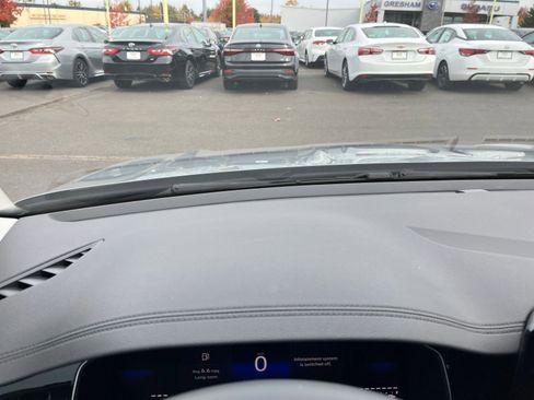 Used 2025 Volkswagen Jetta SE image 34