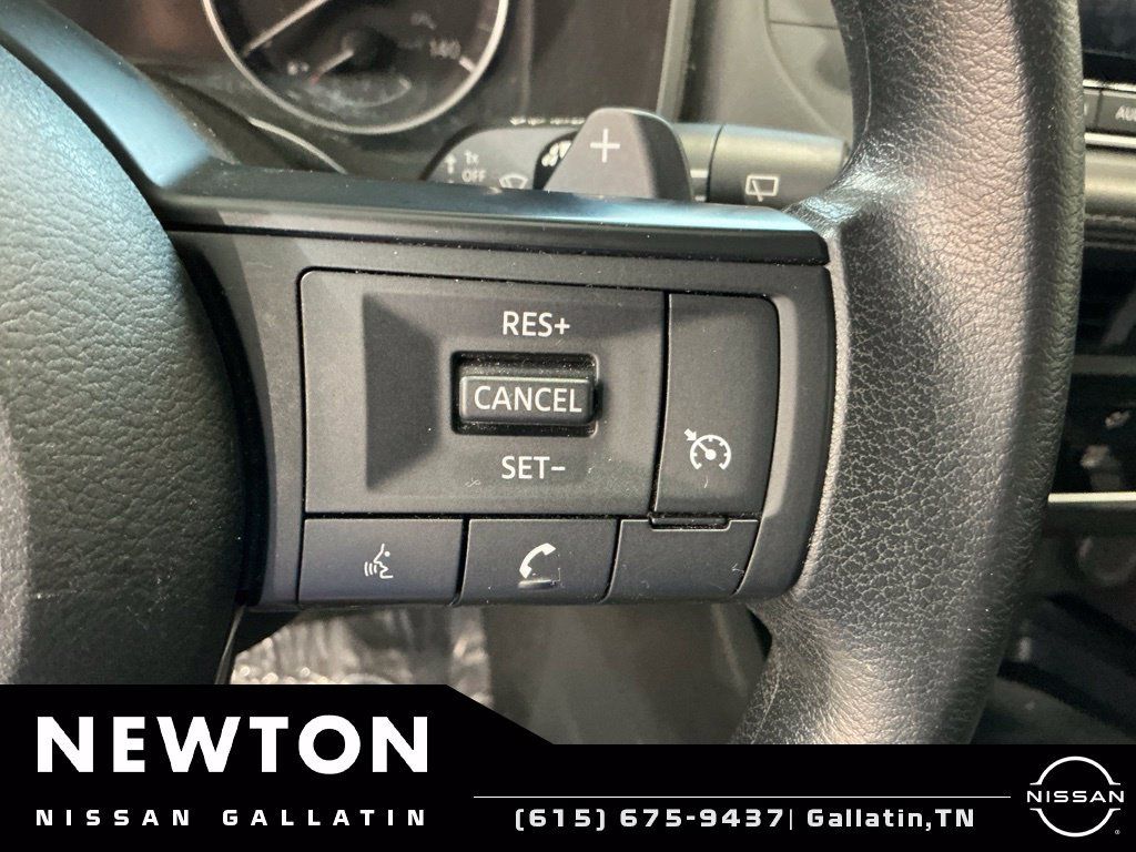 Used 2023 Nissan Rogue S FWD image 27
